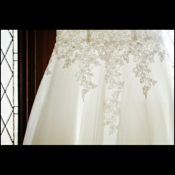 Wedding Dress - Picture 4 of 5